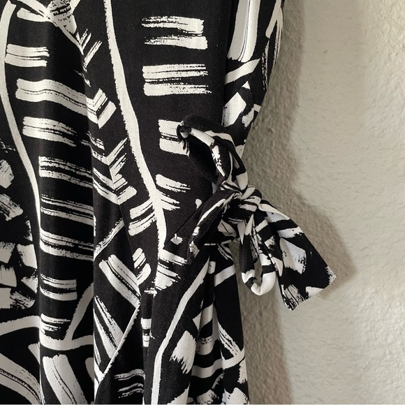 Nic + Zoe Moonlit Palm Wrap Dress Women’s M Black White Printed V Neck Resort - Picture 8 of 16